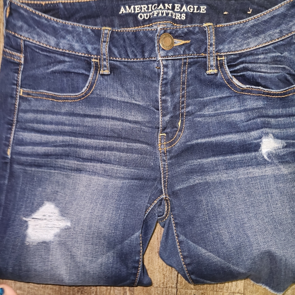 American Eagle Women's Dark Blue Distressed Jeans